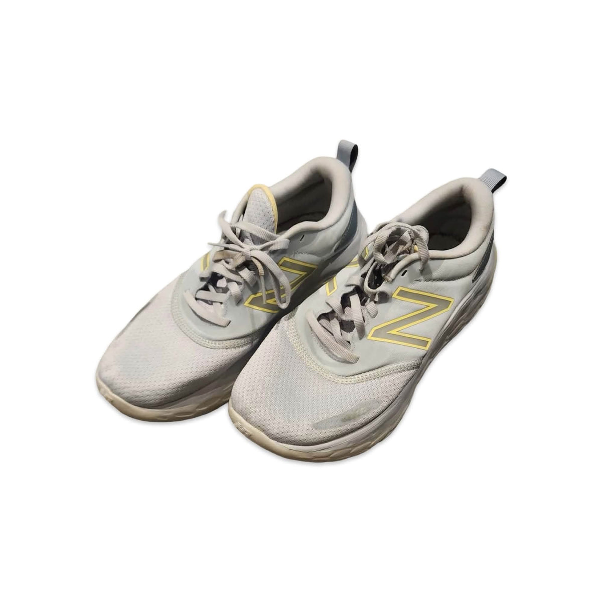 Femme* Souliers New Balance - grandeur 9